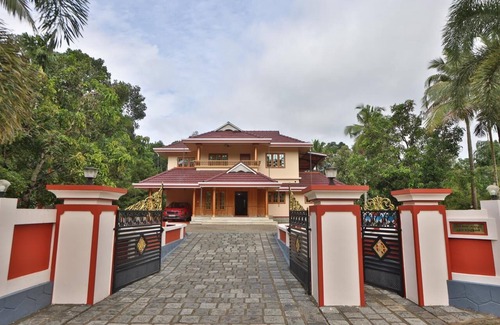 Kuttattukulam Villa | Family-friendly villa with relaxing pool in Ernakulam