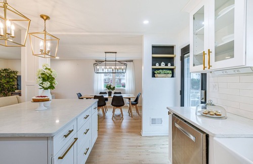 Villa Park House | Family-Friendly Villa Park Home: 16 Mi to Chicago!