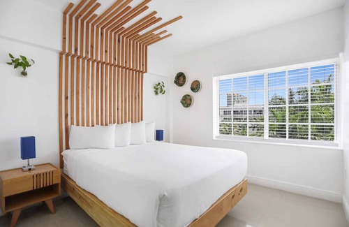 City Center Hotel | Family & Friends Getaway! Grocery Deliveries, Garden, Short Walk to Ocean Drive!