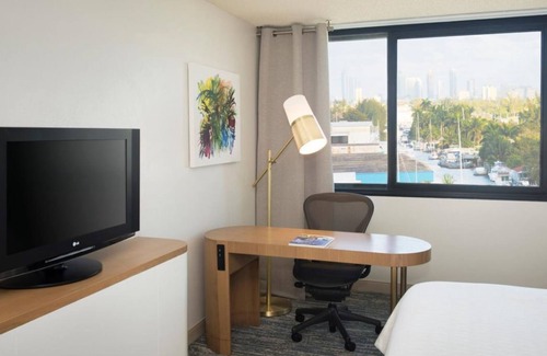 Seybold Hotel | Family & Friends Getaway! 2 Spacious Units, Close to Melreese Golf Course!