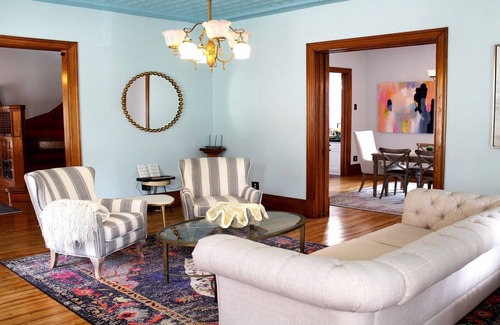McGregor House | Family & Friends Getaway! 4bed|4.5bath Victorian