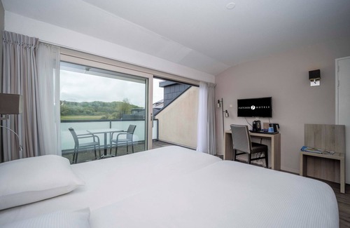Westkapelle Hotel | Family Fun by the Sea with Play Area, Pool & Sandy Adventures Nearby