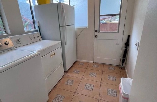 Downtown Riverside House | Family Fun/Comfortable Getaway/Business Executive
