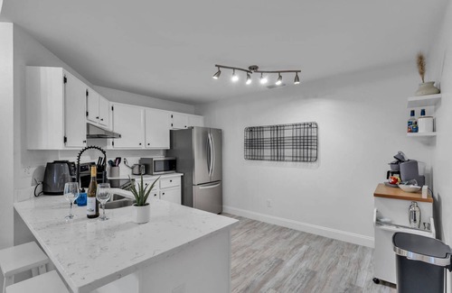 Brandon House | Family Fun Home w/Heated Pool, Jacuzzi & Game Room – Close to Tampa, Shopping & Dining