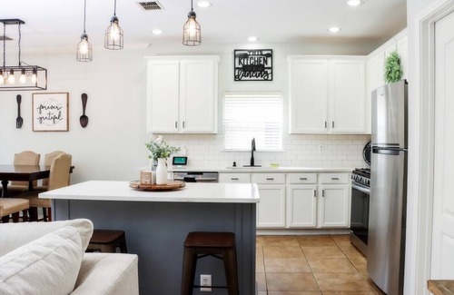 San Antonio House | Family Fun House w/Theater, playhouse, & more! 0.1 miles to NSSA!
