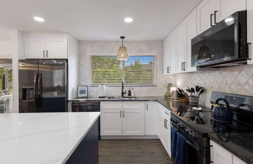 Ralston Valley House | Family Fun in Arvada- Hot Tub- Game Room- HD TVs!