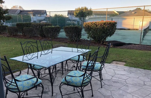 Little River House | 💗☀️🌊Family Fun In The Sun🌊☀️💗 - 3 BR, 3.5 BA & Pet Friendly Townhouse