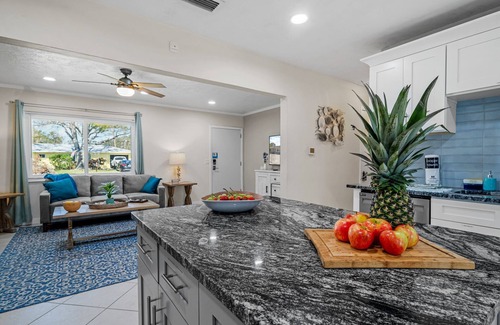 South Bradenton House | Family Fun Oasis | Heated Pool, Hot Tub & Arcades