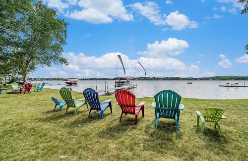 Gaylord House | Family Fun on Otsego Lake - HUGE yard, kayaks, paddleboards, zip line and more!
