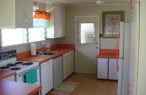 Waimanalo House | Family fun or just relax and say aaah! Max 6, 5 minute walk to Beach !