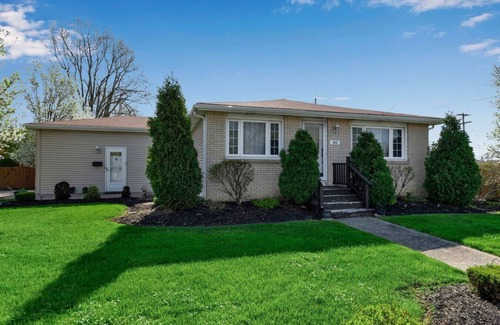 Cheektowaga Apartment | *Family Fun*Pool*Central*Airport