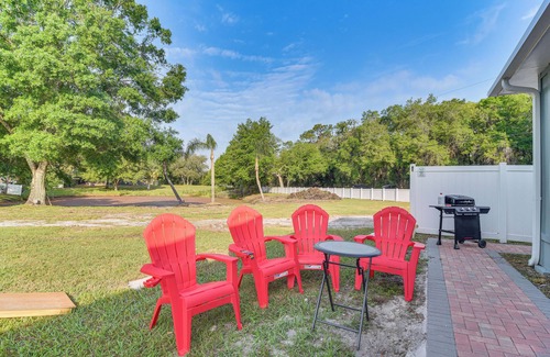 Bearss Plaza House | Family Getaway 11 Mi to Dtwn Tampa: Pets Welcome!