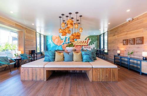 Kahului Hotel | Family Getaway! 3 Pet-Friendly Units, Outdoor Pool, Close to Paukukalo Beach!