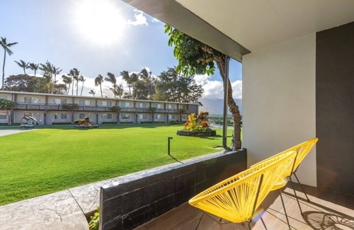 Kahului Hotel | Family Getaway! 3 Pet-Friendly Units, Outdoor Pool, Close to Paukukalo Beach!