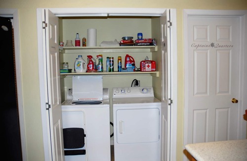 Rockport House | * Family Getaway /Beach & Shopping Less than 2 Miles /Sleeps 8 /2 Bath *
