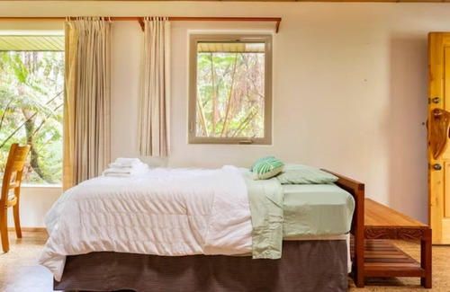 Volcano Cabin | Family Getaway in Volcano sleeps 4