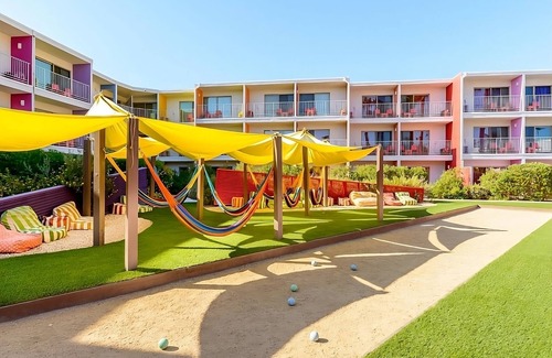 Sonora Sunrise Hotel | Family Getaway in Palm Springs! Stay at our 3 Spacious Pool View Units!