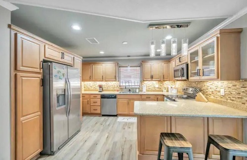 Tarpon Springs House | Family Getaway - Relax, Enjoy, Adventure Sleeps 8
