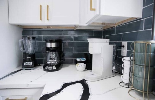 McKinney House | Family Getaway ~Renovated 3BR Home+ Private Pool Close to Airport, DT, & F1