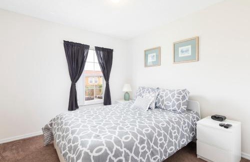 Kissimmee House | Family Getaway Townhome at Lake Berkley 15min to Disney