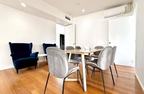 Kangaroo Point Apartment | Family & Group Getaway – 5 Bedrooms, 12 Guests