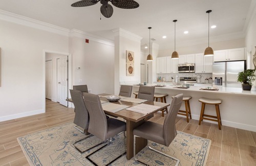 Laurel Condo | Family Guesthouse with Pool Views minutes from Nokomis Beach