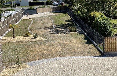 Etables-sur-Mer House | Family home with garden and large terrace