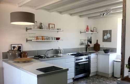 Aubeterre-sur-Dronne Cottage | Family Holiday Hamlet - Heated Pools, Golf, Tennis, Creche, 10 mins to beach!