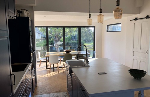 Locmariaquer House | Family holiday home for 8, town and beaches on foot