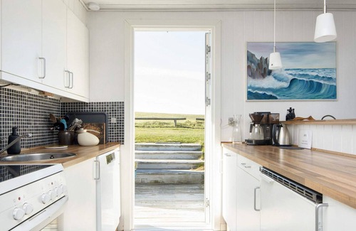 Trans House | Family Holiday Home by North Sea