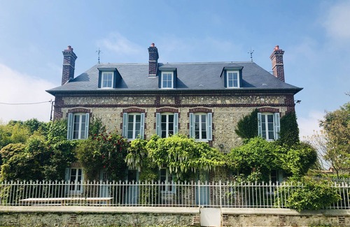 Equemauville House | FAMILY HOME: 10/15 people on the heights of Honfleur