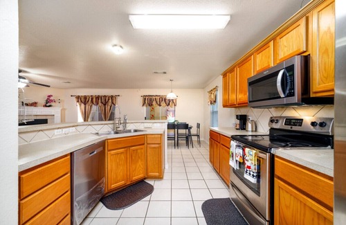 Temple House | Family Home 4BR w/Bonus Room – Walk to Park