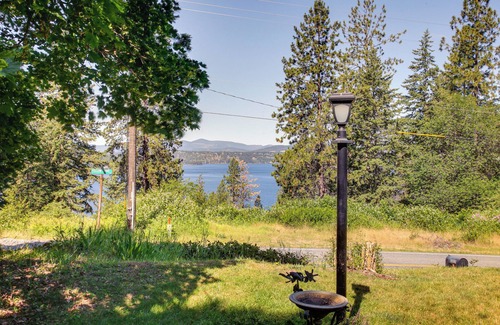 Coeur d'Alene House | Family Home 6 Mi to Dtwn CDA: Lake & Sunset Views!