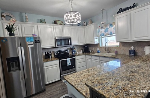 Port Aransas House | Family home, Beach, Ocean views, Community headed pool & hot tub, game room