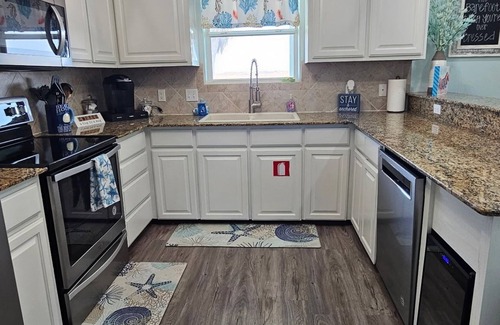 Port Aransas House | Family home, Beach, Ocean views, Community headed pool & hot tub, game room
