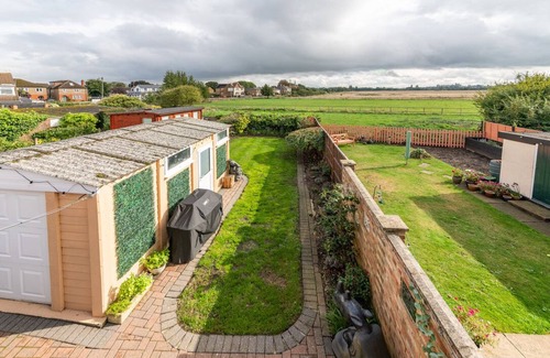 Windsor House | Family Home, beautiful view of Windsor Castle, 5 minute walk to shops and River