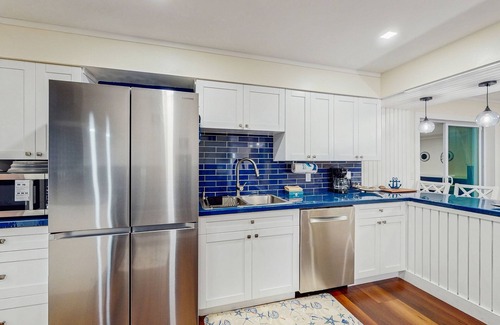 College Green Estates House | Family home boasting movie room, air hockey, fire pit, and wifi