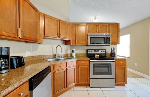 Davenport House | Family Home close to Disney, w/Pool & Pet Friendly
