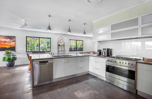Peregian Beach House | Family home close to village & beach.
