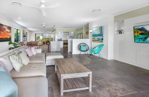 Peregian Beach House | Family home close to village & beach.