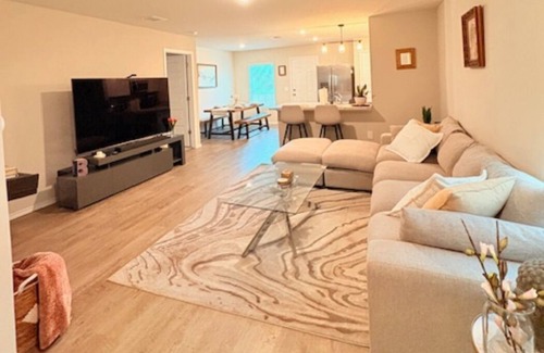 Southside House | Family Home in San Antonio, Texas | 3BR & FREE Parking!