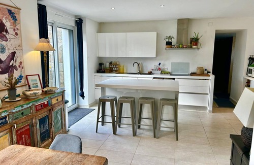 Plomeur House | Family home in the heart of the village La Torche