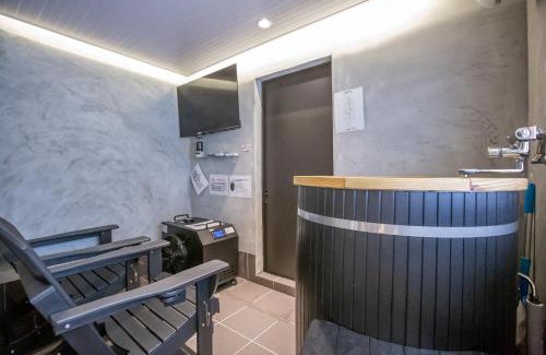 Tanimachi Apartment | Family Home Karahori House