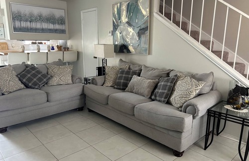 West San Antonio House | Family Home Near SeaWorld Fast Access to Downtown, Six Flags & Many Attractions