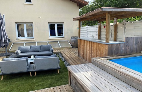 Villenave-d'Ornon House | Family home on the outskirts of Bordeaux, close to all amenities (streetcar, bus)