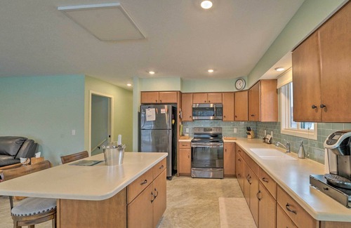 Hart House | Family Home on Crystal Lake w/Private Beach!