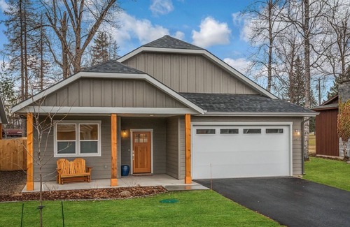 Ponderay House | Family Home on Elks Golf Course | Fabulous Location!