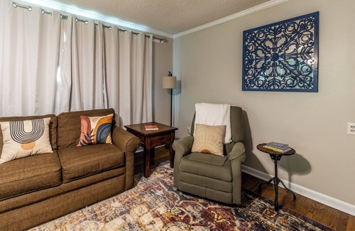 Red Bank House | Family Home + Playroom + Garage 10min to Downtown