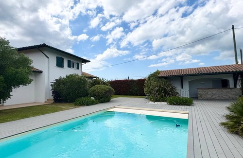 Jatxou House | FAMILY HOME POOL HOUSE BETWEEN SEA AND MOUNTAINS