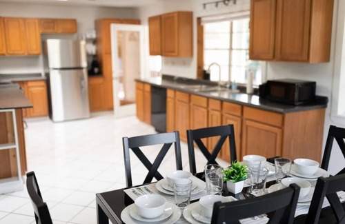 Waveland House | Family Home-Sleeps 20-On Beautiful 1-Acre Property